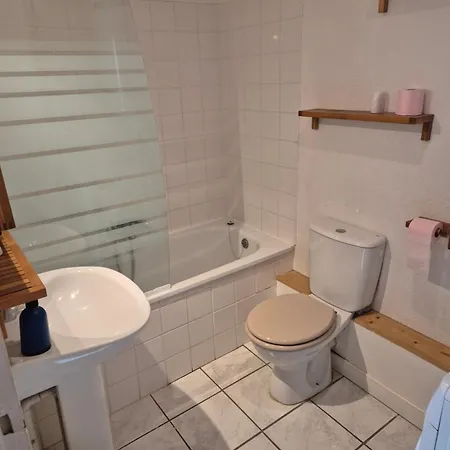 Le F-de Bassan Apartment
