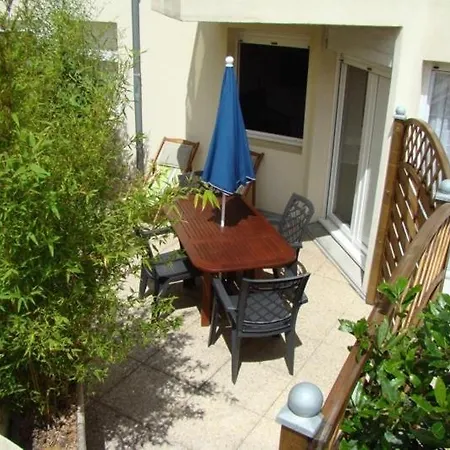 Le F-de Bassan Apartment *